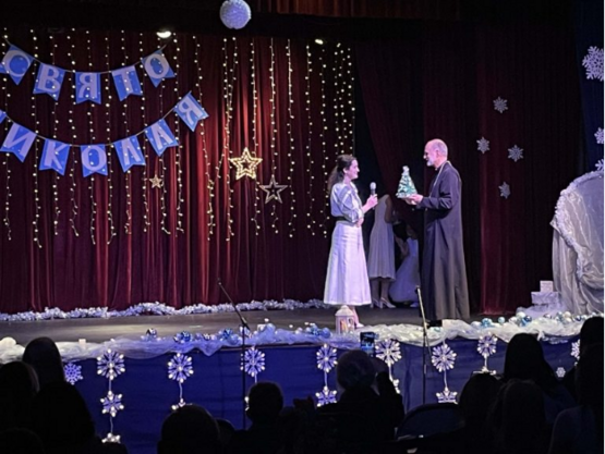 Bishops Welcomed at Kindergarten Feast of Saint Nicholas