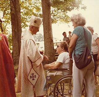 Митрополит Степан Сулик під час францисканської прощі за мир у світі у Сайбертсвілі, ПА (Серпень 1985)