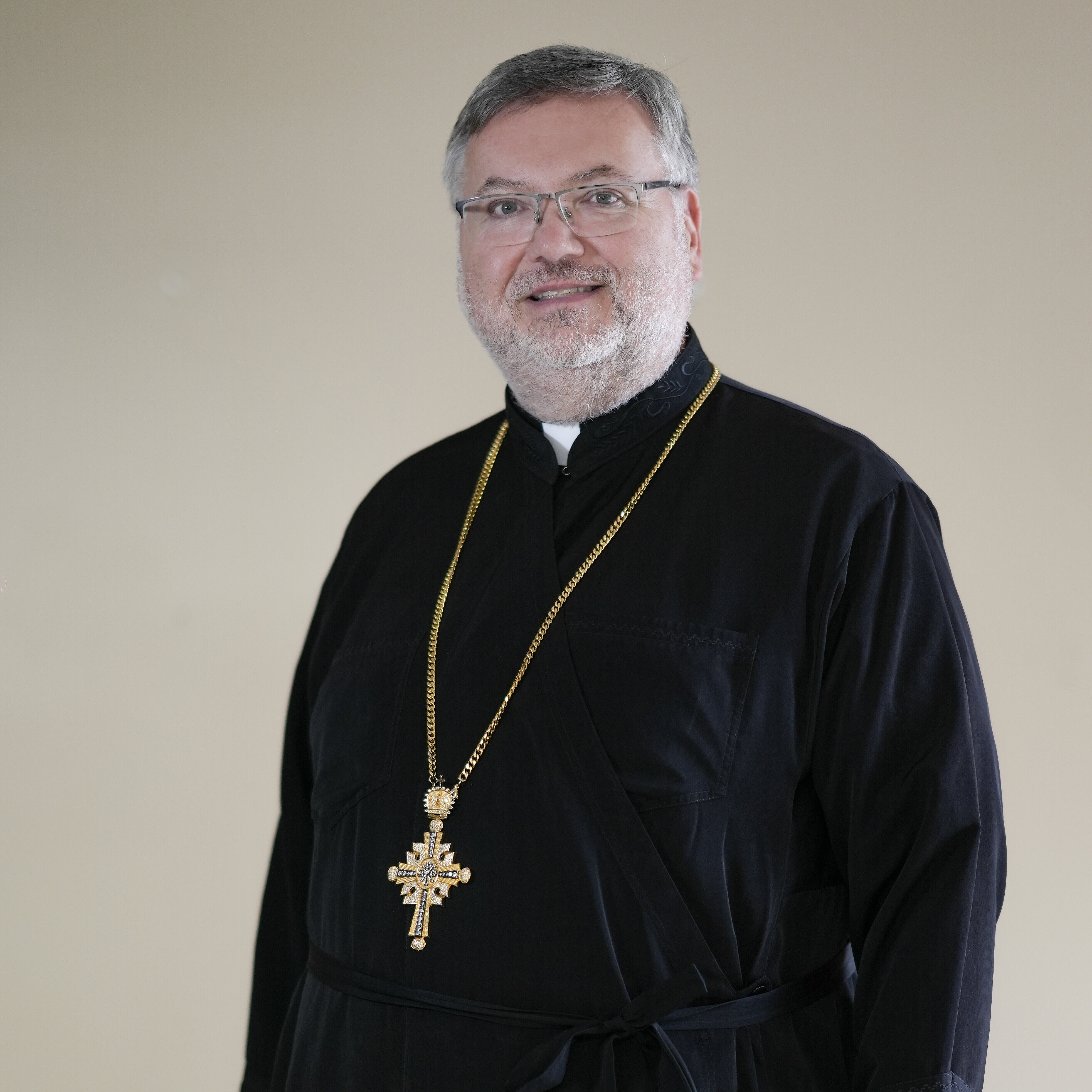 Rev. Robert J Hitchens