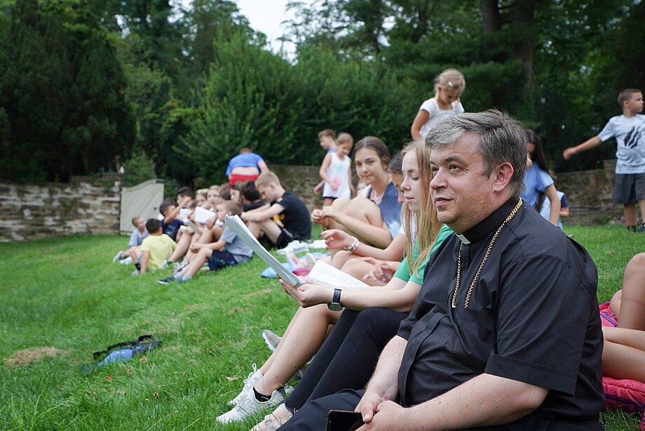 Владика Андрій Рабій під час літнього табору на парафії св. Архистратига Михаїла у Дженкінставн, ПА (2021)