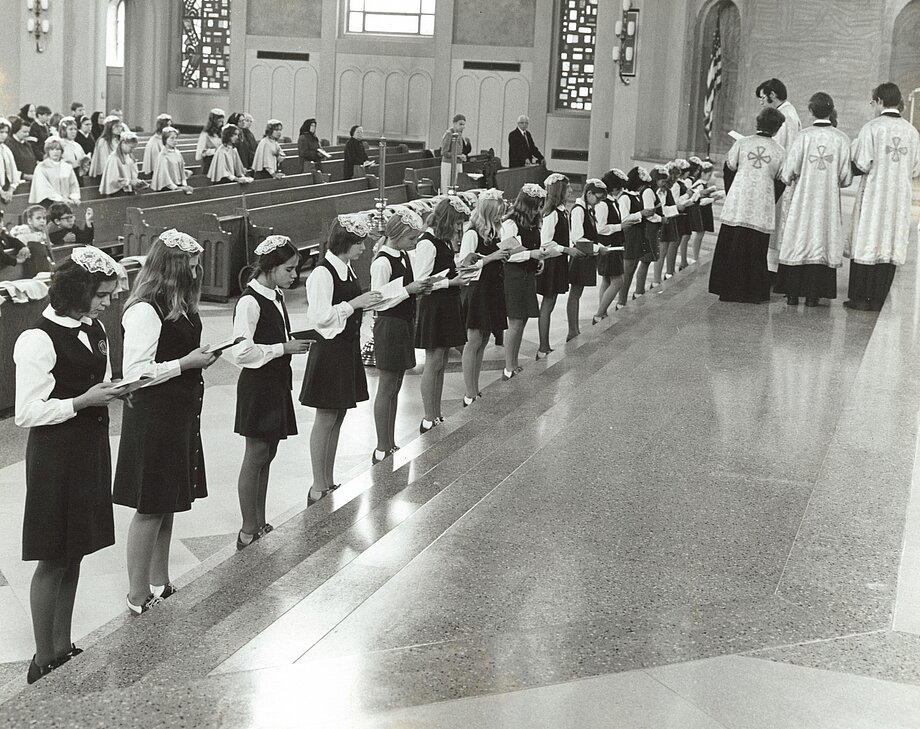 Прийняття до марійської дружини при катедрі Непорочного зачаття. (1970-ті)