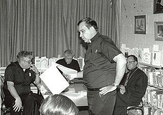 Владика Роберт Москаль та отці Річард Семінак, Михайло Нестор та Михайло Ревтюк під час наради у школі Св. Йосафата у Пармі, ОГ (Пізні 1980-ті)