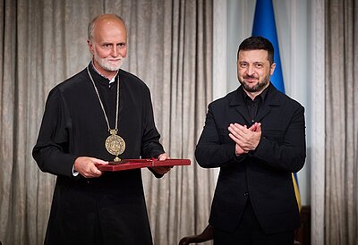 During his visit to the US President Zelenskyy awarded Metropolitan Borys Gudziak the Order of Merit, First Class