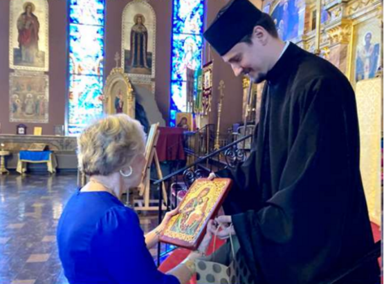 Ukrainian Catholics Greet the Neighbor Orthodox Parish’s Sisterhood