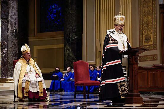 "We stand because we are not alone!" — His Beatitude Sviatoslav in Philadelphia during a prayer for peace in Ukraine