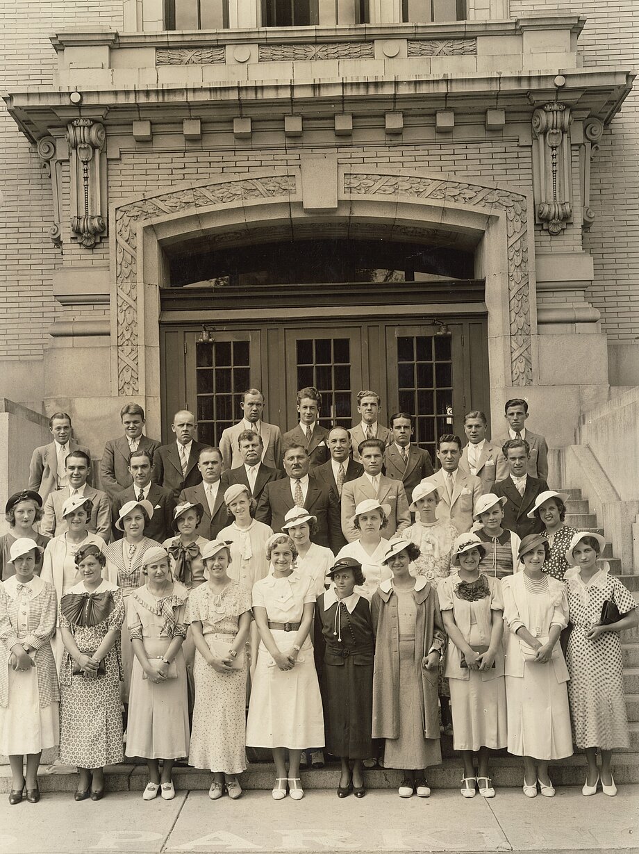 Хор “Боян” з диригентом М. Фатюком на парафії Св. Архистратига Михаїла у Йонкерс, НЙ. 1940-ві роки.