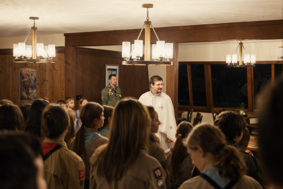 Divine Liturgy at Plast Ski Camp: Fr. Volodymyr Radko Calls Youth to Gratitude and Prayer