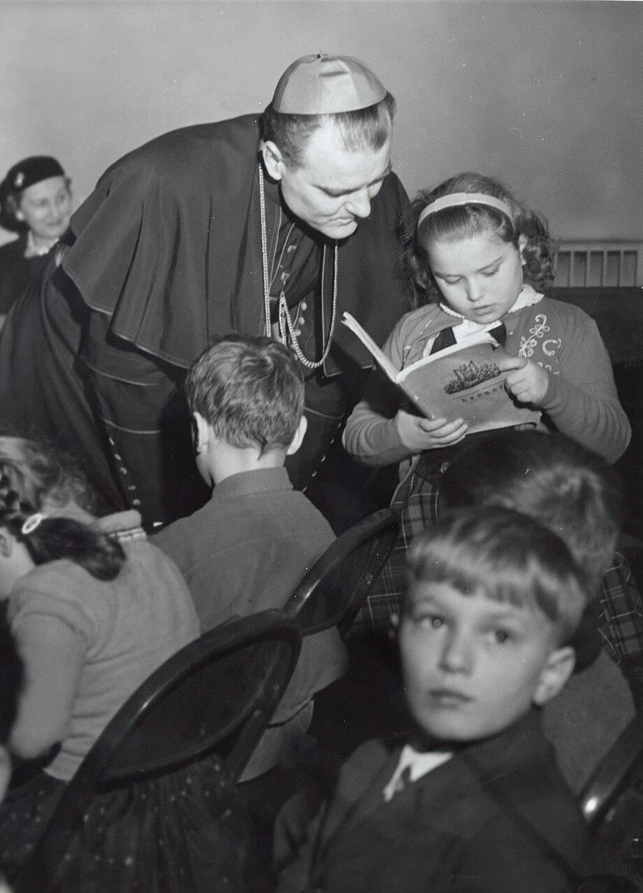 Візитація владики Йосифа Шмондюка допарафії св. Архистратига Михаїла у Гартфорді, КТ. (1962)