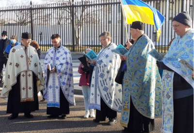 Over 175 faithful gathered in front of the White House to offer prayers for peace in Ukraine