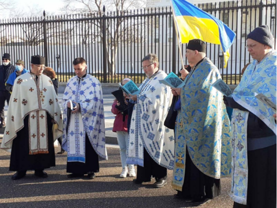 Over 175 faithful gathered in front of the White House to offer prayers for peace in Ukraine