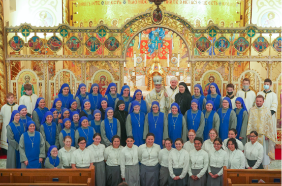 Archbishop Borys visits parish in Perth Amboy and blesses the sisters who start their service there