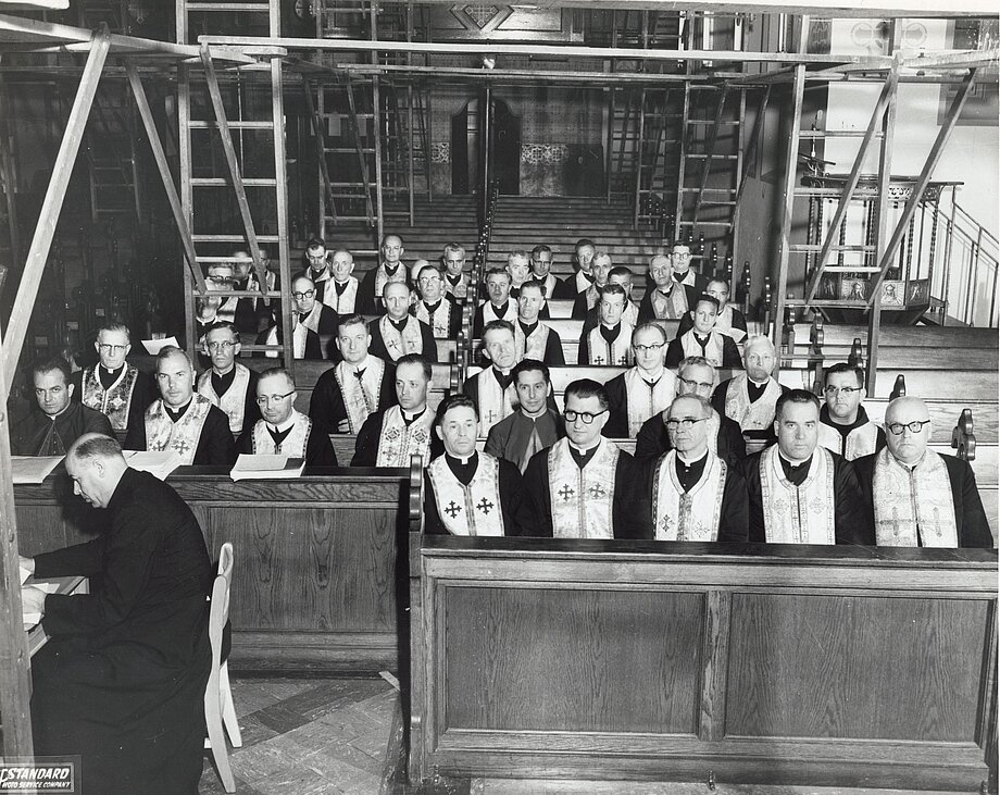 Священичі реколекції у старій катедрі Непорочного Зачаття у Філадельфії (1959)