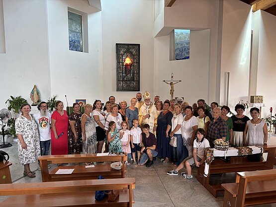 Metropolitan Borys Gudziak Visits Ukrainian Community in Follonica, Italy