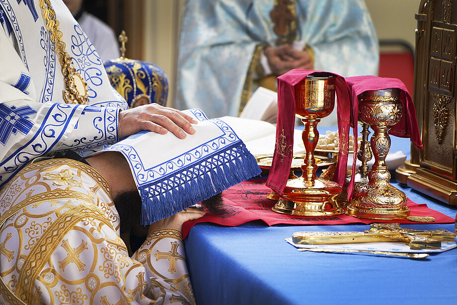 Митрополит Борис Ґудзяк висвячує Андрія Рубеля на диякона у катедрі Непорочного Зачаття у Філадельфії (Грудень 2021)