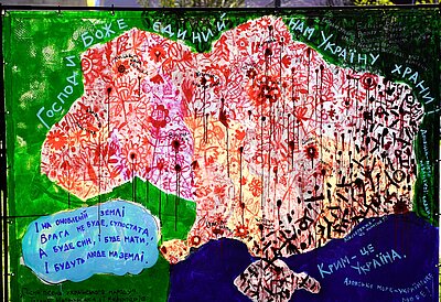 Ukrainian Community in Philadelphia Unveils 30-Meter Painting Reflecting War and Hope