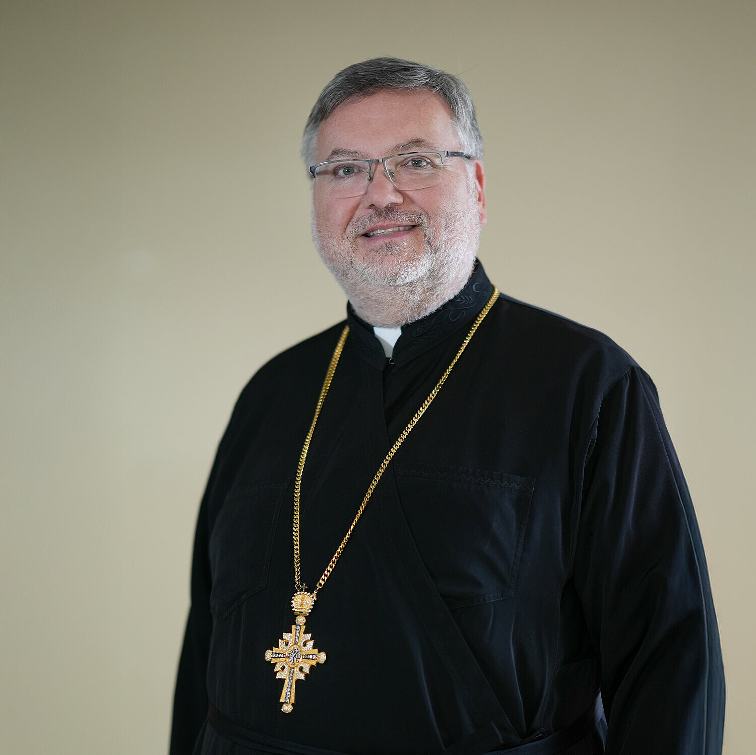 Rev. Robert J Hitchens