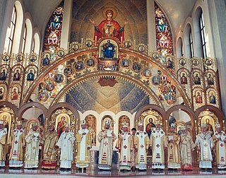 Спільне фото єпископів під час інтронізації митрополита Стефана Сороки у катедрі Непорочного Зачаття (27 лютого 2001)