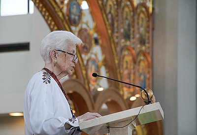 On the feast of Pentecost, Metropolitan Borys Gudziak presented the Lifetime Service Award to lay activist Roma Hayda